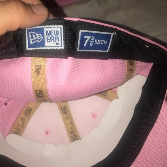 NWT New Era pink Yankees fitted hat - Picture 2 of 3
